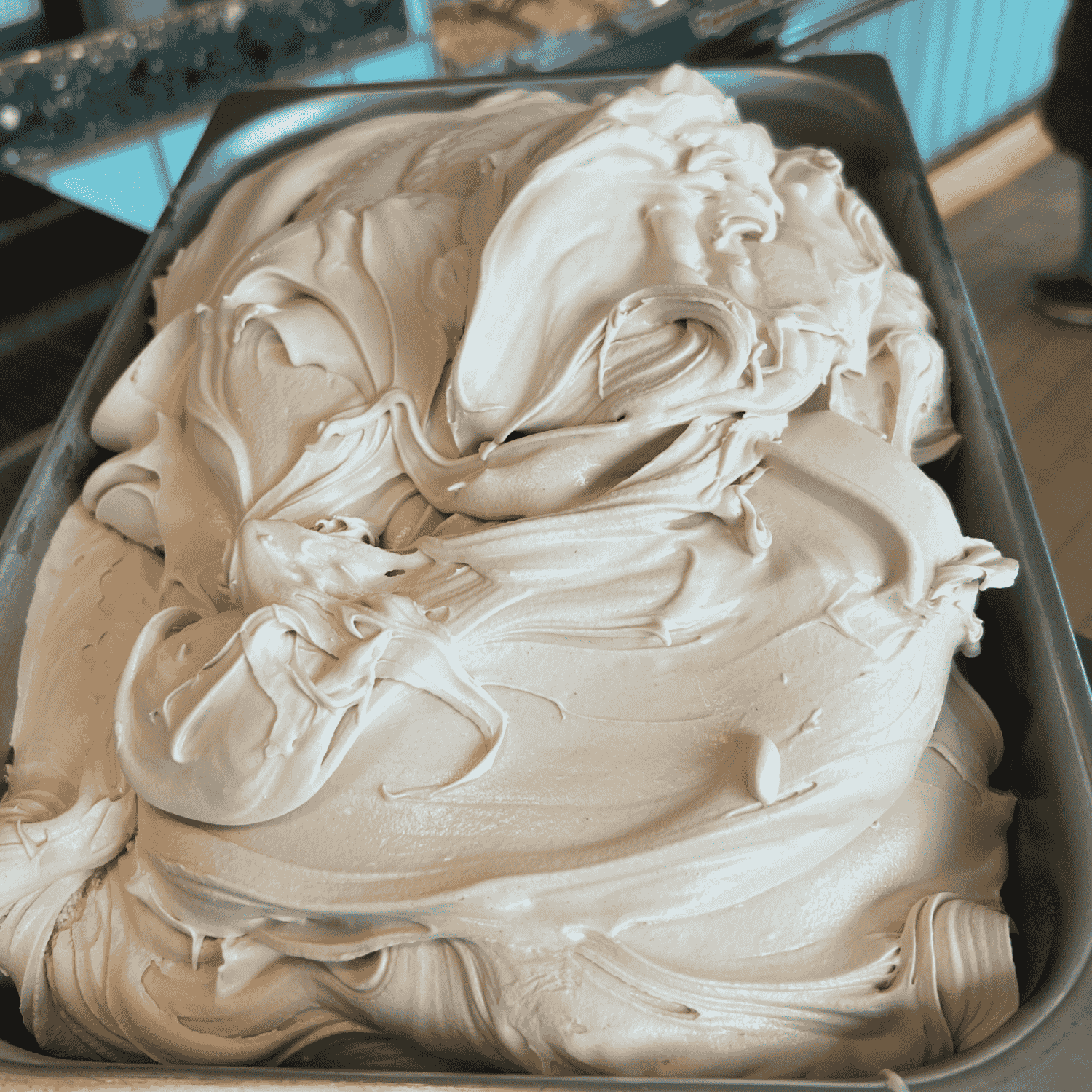 Hasselnøddemælkeis af hasselnødder fra Italien