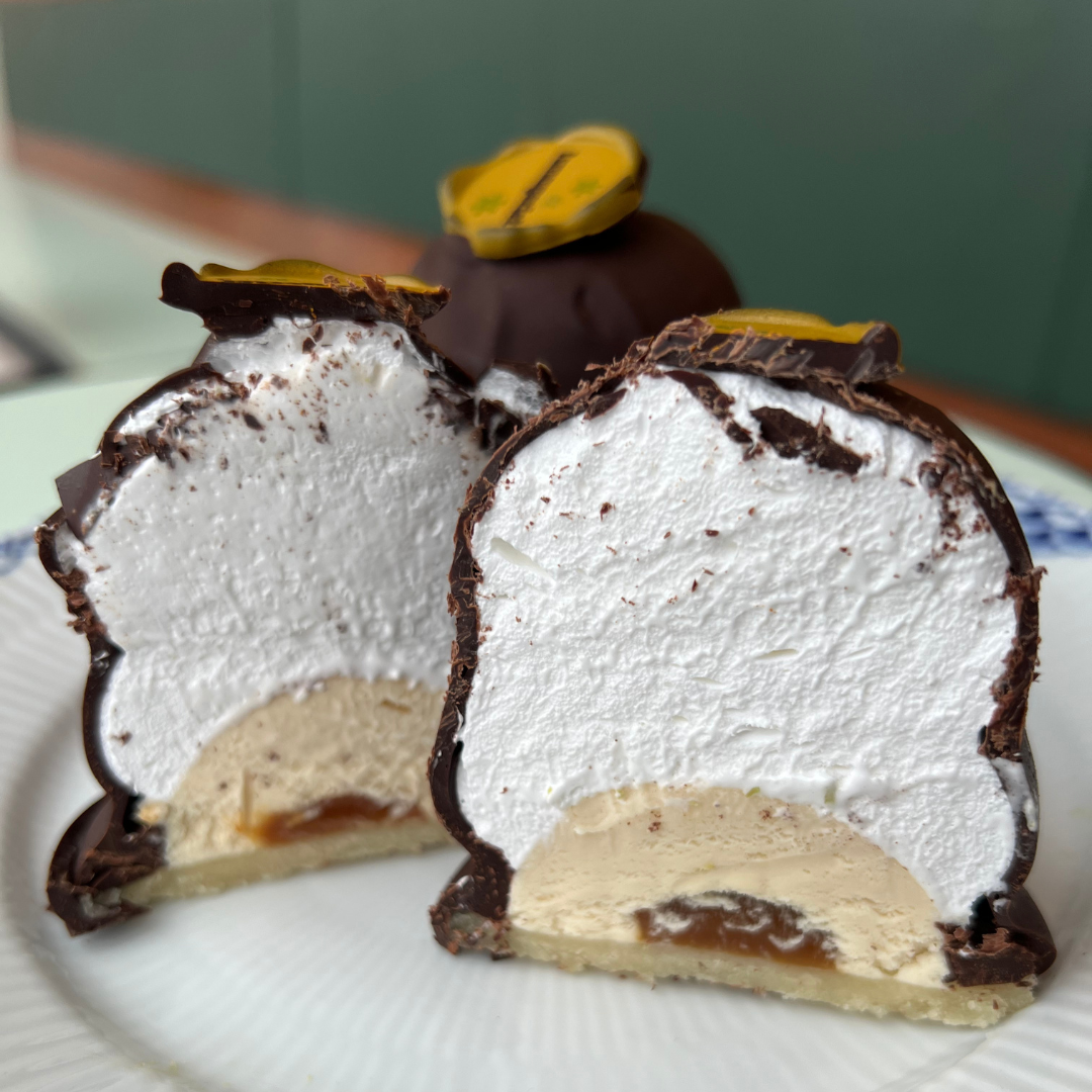 Isflødebolle med karamel